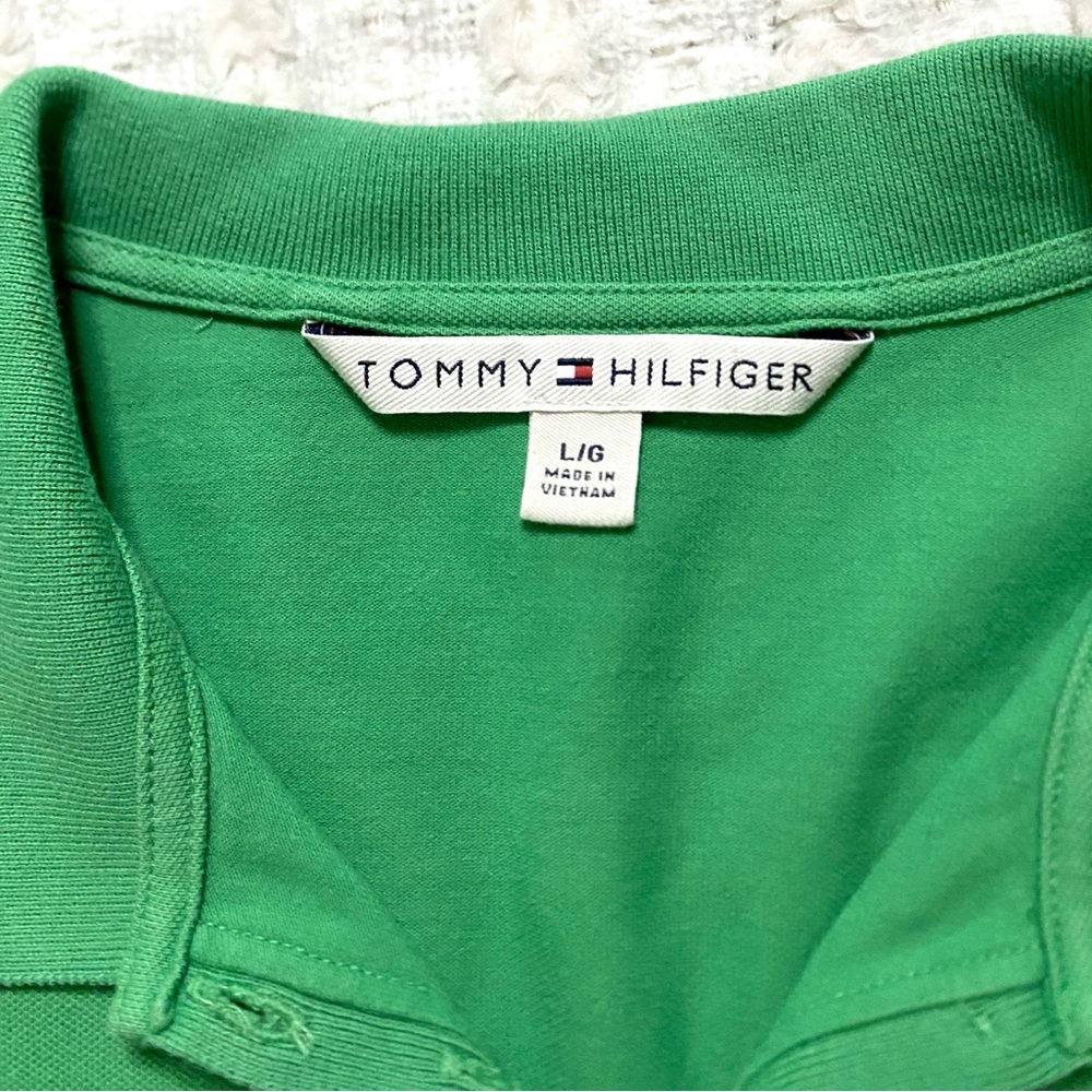 TOMMY HILFIGER Green Embroidered Logo Collard Polo - Picture 6 of 7